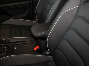 2019Ŀ 330TSI Ş R-Line 