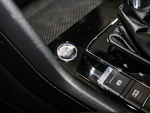 2019Ŀ 330TSI Ş R-Line п؅^(q)