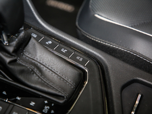 2019Ŀ 330TSI Ş R-Line п؅^(q)