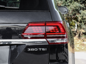 2019款330TSI 两驱舒适版 国V 尾灯