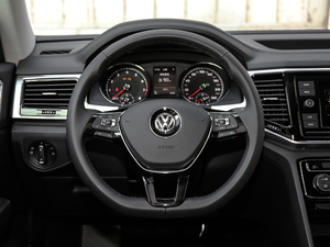 2019款330TSI 两驱舒适版 国V 方向盘