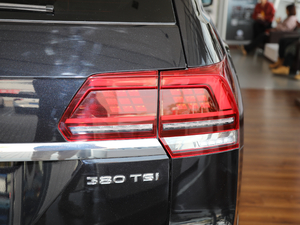 2019款380TSI 四驱豪华版 国V 尾灯