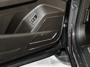 2019530 V6 (q)Ş VI g