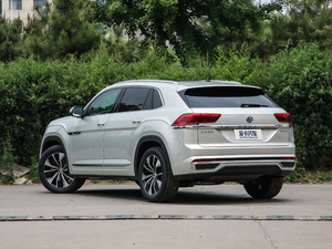2019款380TSI 四驱尊崇豪华版 左后45度