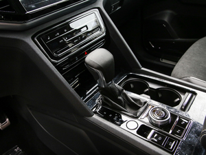 2019款380TSI 四驱尊崇豪华版 换挡杆