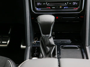 2019款380TSI 四驱尊崇豪华版 中控区