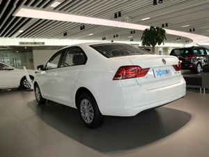 2019款1.5L 自动风尚版 国V 左后45度