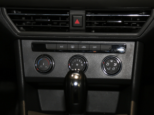 2019200TSI DSGL(fng)а VI {(dio){(dio)(ji)