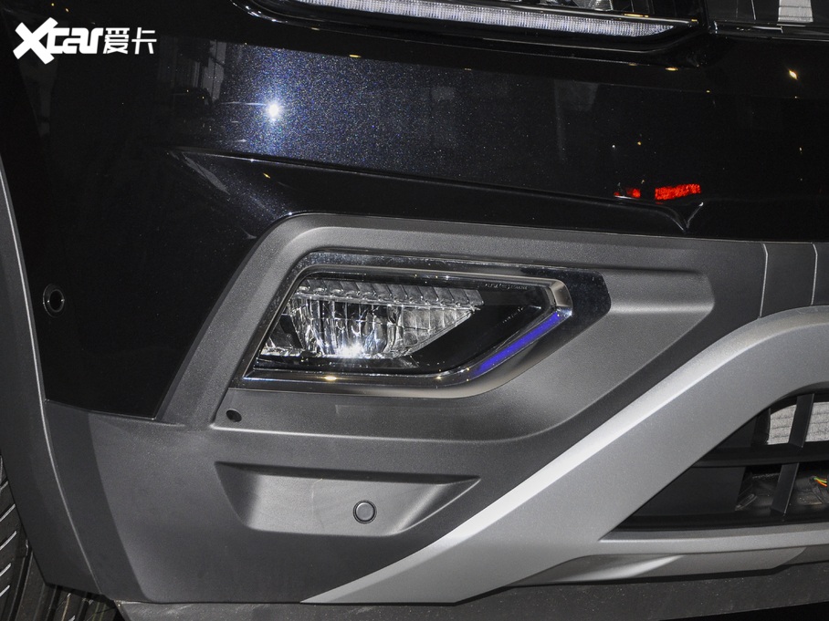 2020; Ŀ 330TSI (q)A