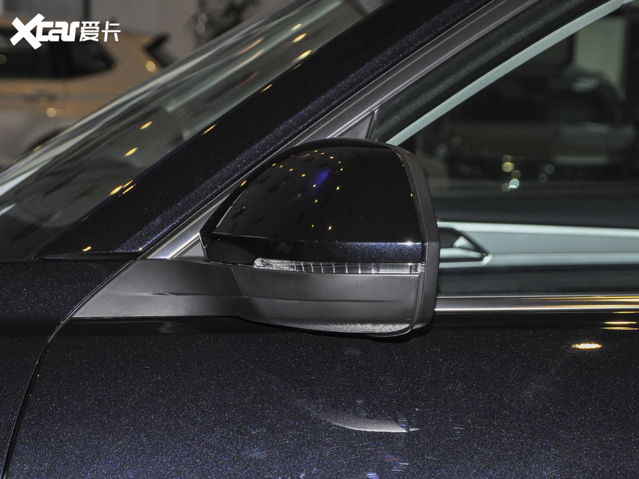 2020; Ŀ 330TSI (q)A