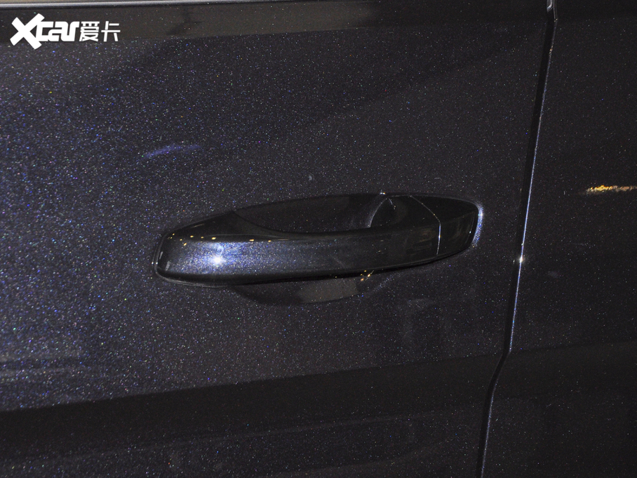 2020; Ŀ 330TSI (q)A