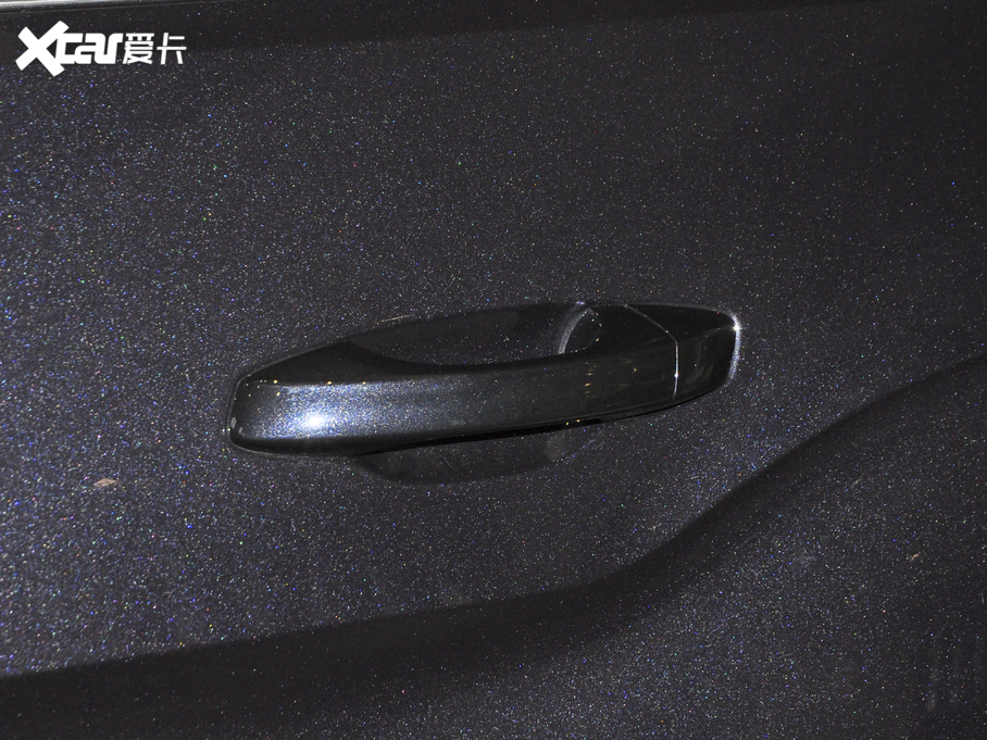 2020; Ŀ 330TSI (q)A