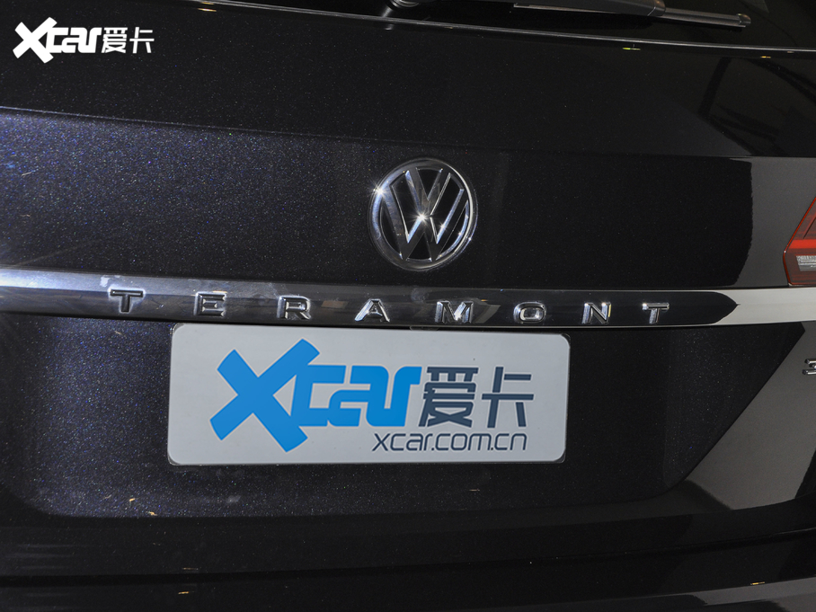 2020; Ŀ 330TSI (q)A