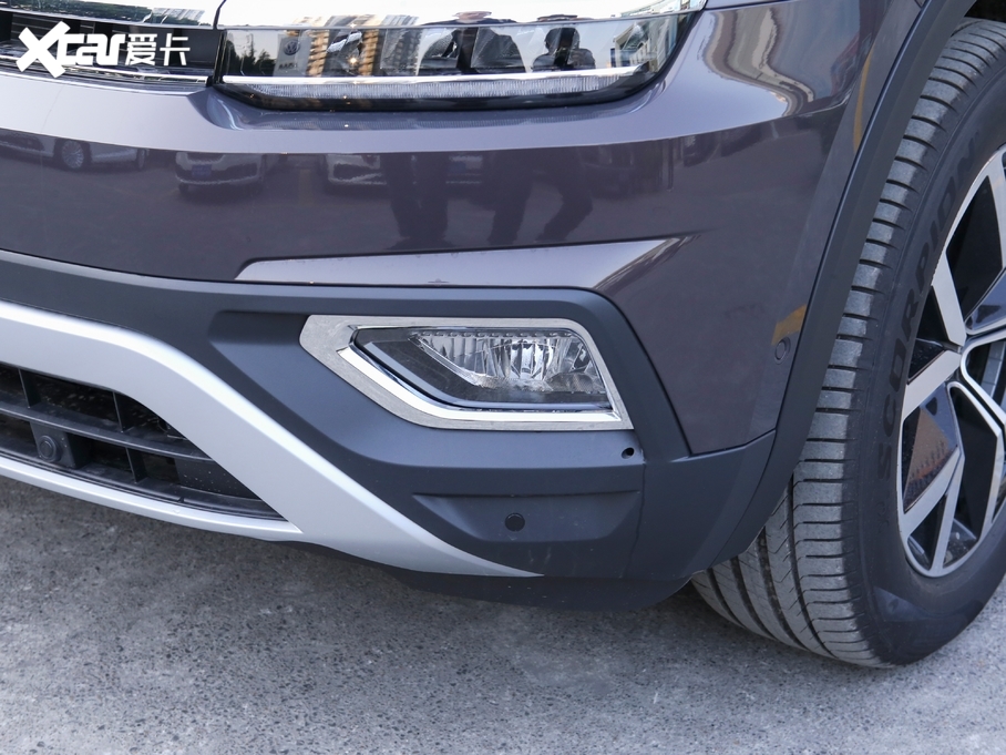 2020; Ŀ 530 V6 (q)A