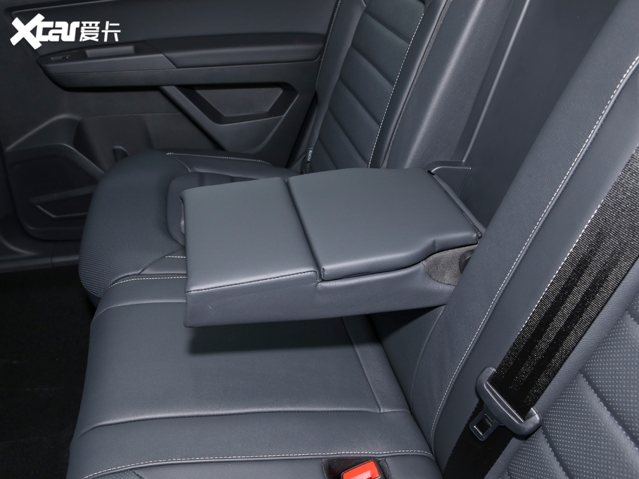 2020; Ŀ 530 V6 (q)A