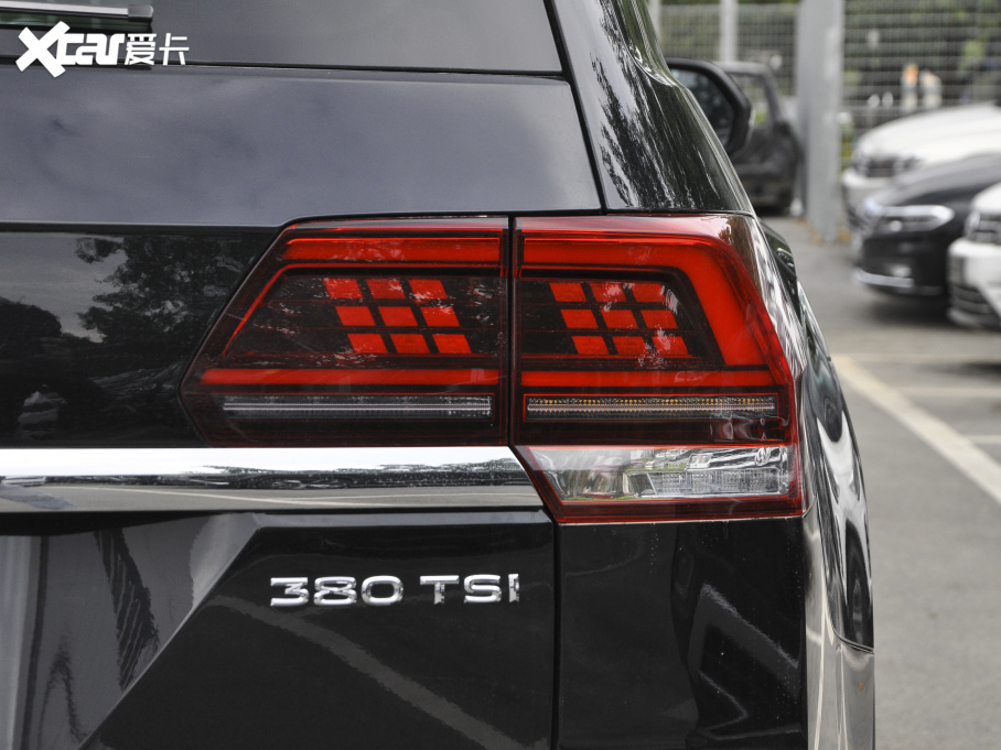 2020; Ŀ 380TSI m VI