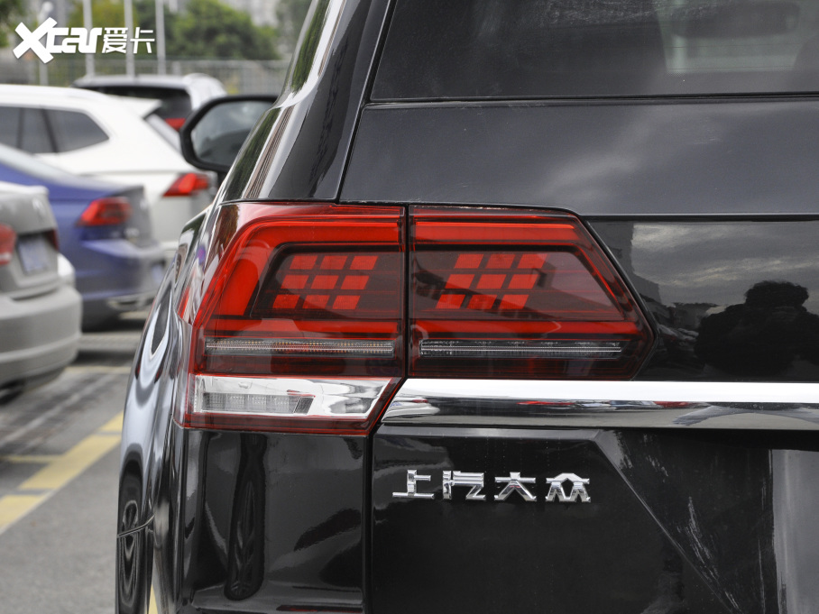 2020; Ŀ 380TSI m VI