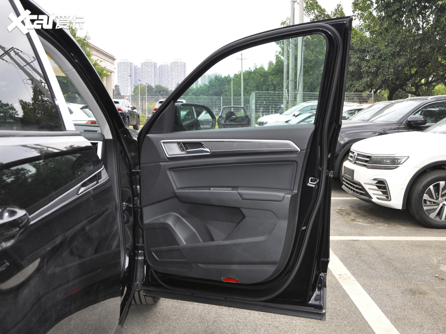 2020; Ŀ 380TSI m VI