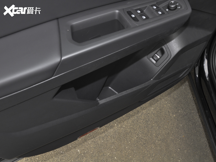 2020; Ŀ 380TSI m VI