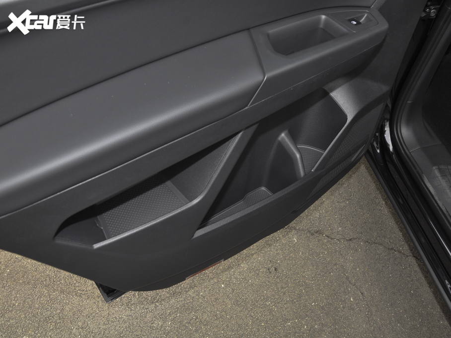 2020; Ŀ 380TSI m VI