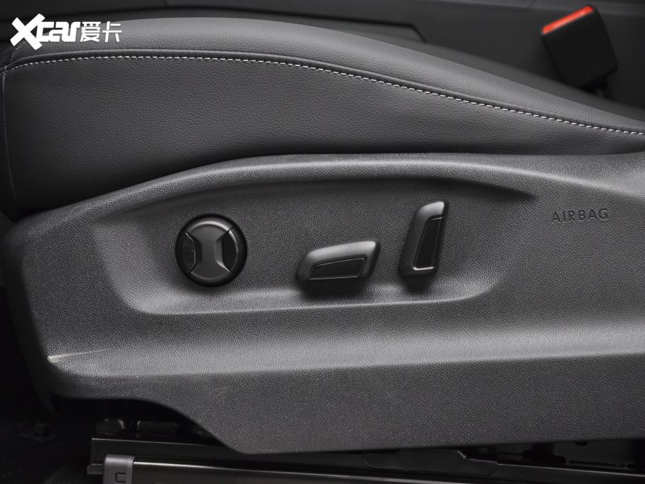 2020; Ŀ 380TSI m VI