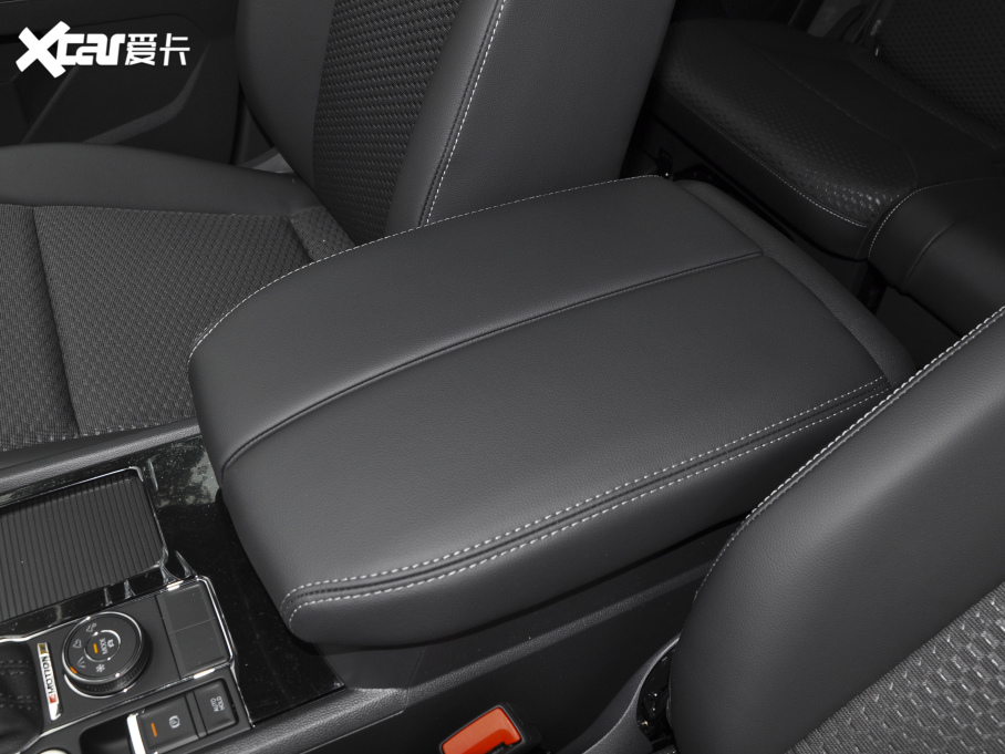 2020; Ŀ 380TSI (q)m (gu)VI