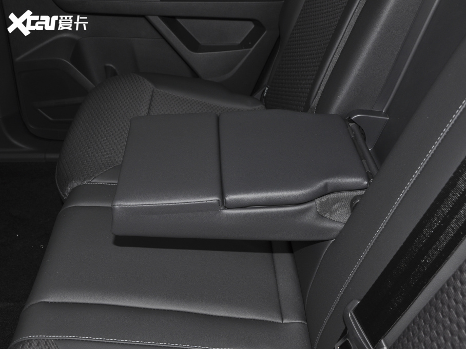 2020; Ŀ 380TSI m VI