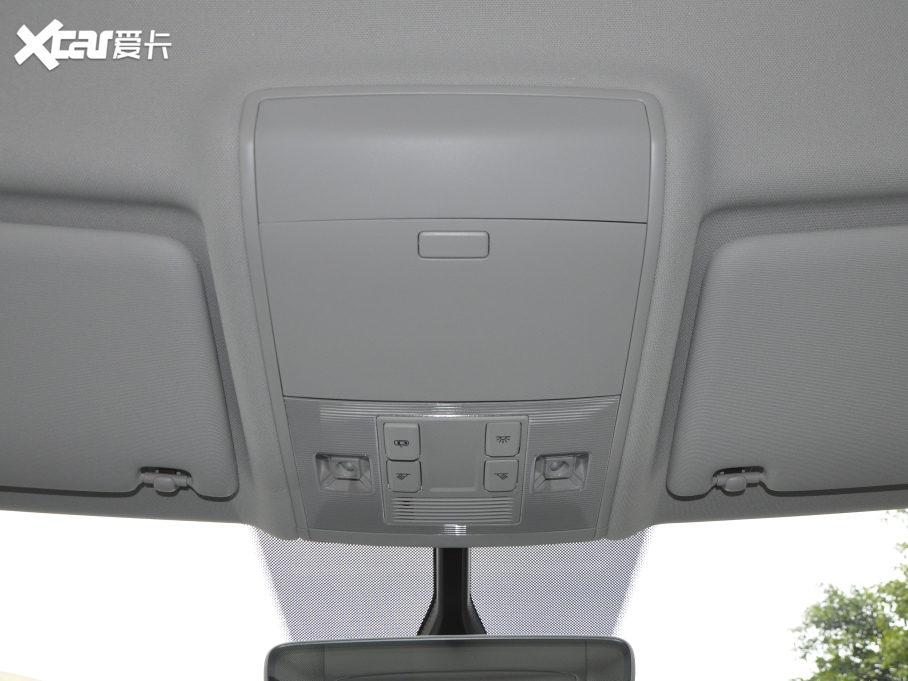 2020; Ŀ 380TSI m VI