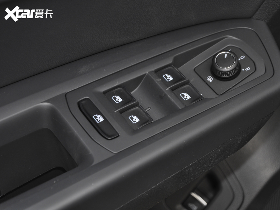 2020; Ŀ 380TSI m VI