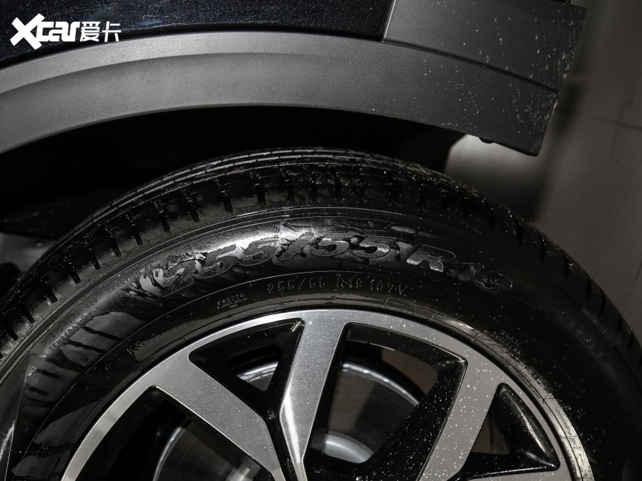 2020; Ŀ 530 V6 (q)A