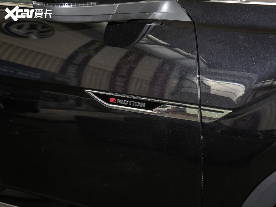 2020; Ŀ 530 V6 (q)A