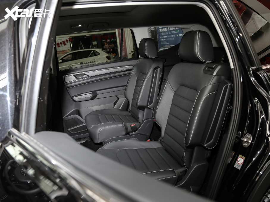 2020; Ŀ 530 V6 (q)A