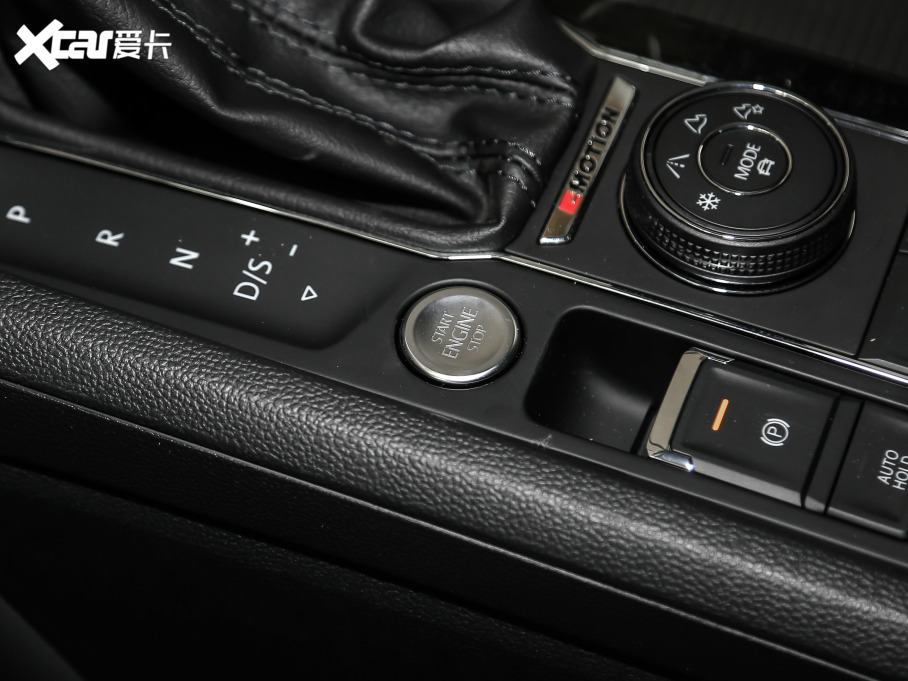 2020; Ŀ 530 V6 (q)A