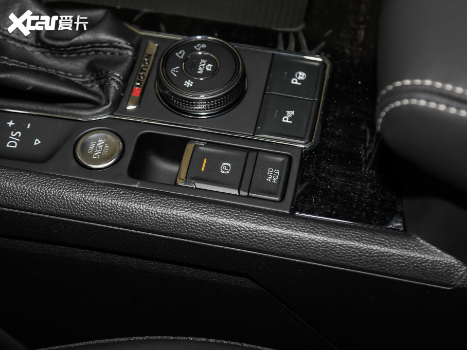 2020; Ŀ 530 V6 (q)A