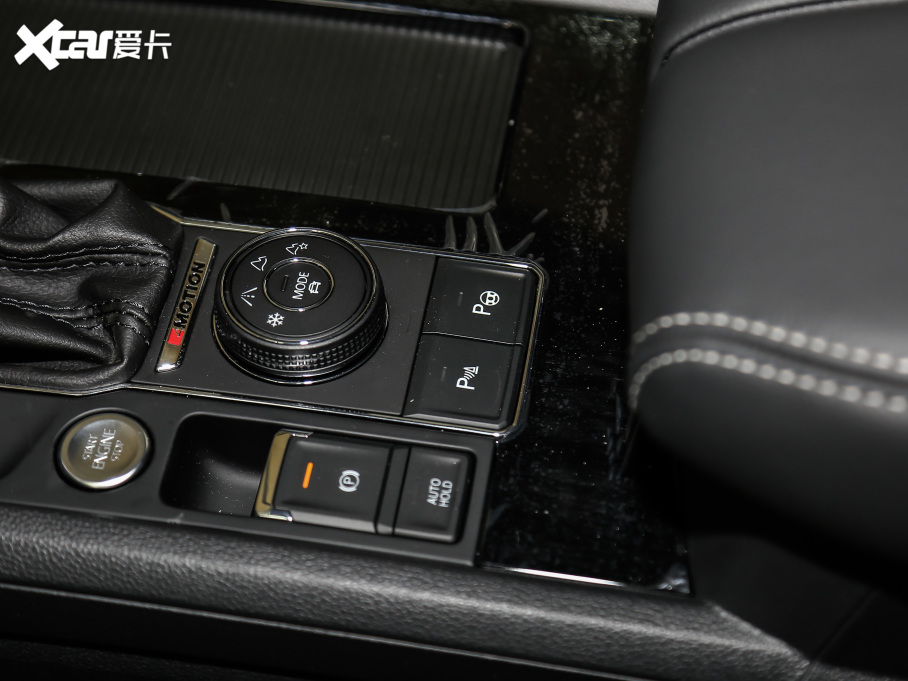 2020; Ŀ 530 V6 (q)A