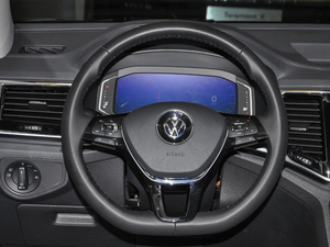 2020款改款 330TSI 两驱豪华版 方向盘
