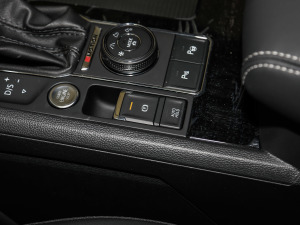 2020Ŀ 530 V6 A v܇Ƅ