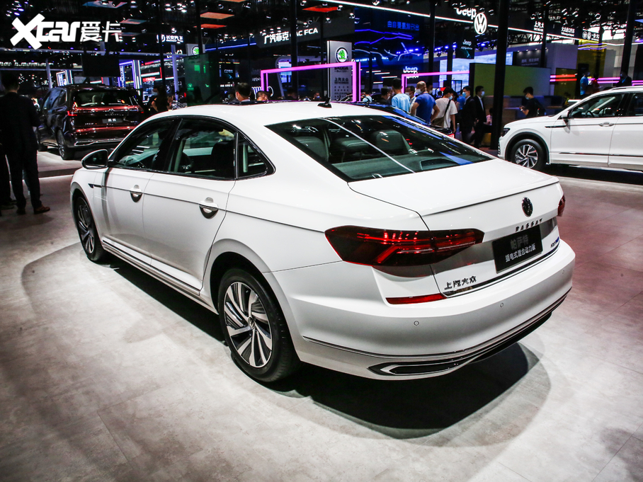 2020�����_������Դ 430PHEV ���(d��ng)���A�� ��V