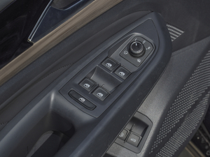 2020430PHEV ӺA VI {܇ƅ^	