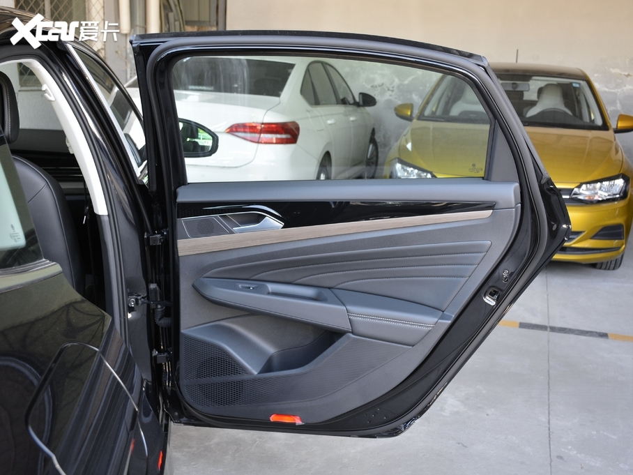 2020_ Ŀ 330TSI A VI