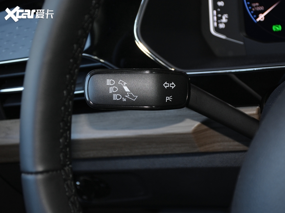 2020_ Ŀ 330TSI A VI