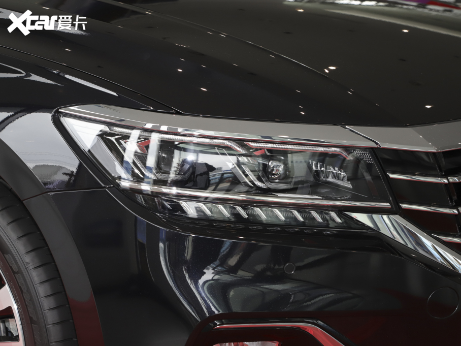 2020_ Ŀ 330TSI F VI