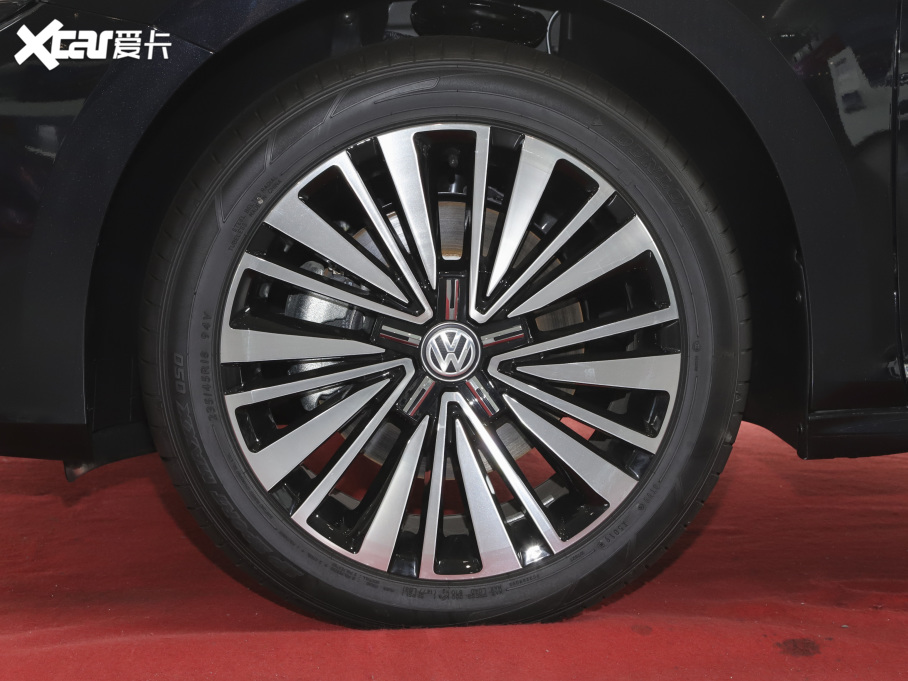 2020_ Ŀ 330TSI F VI