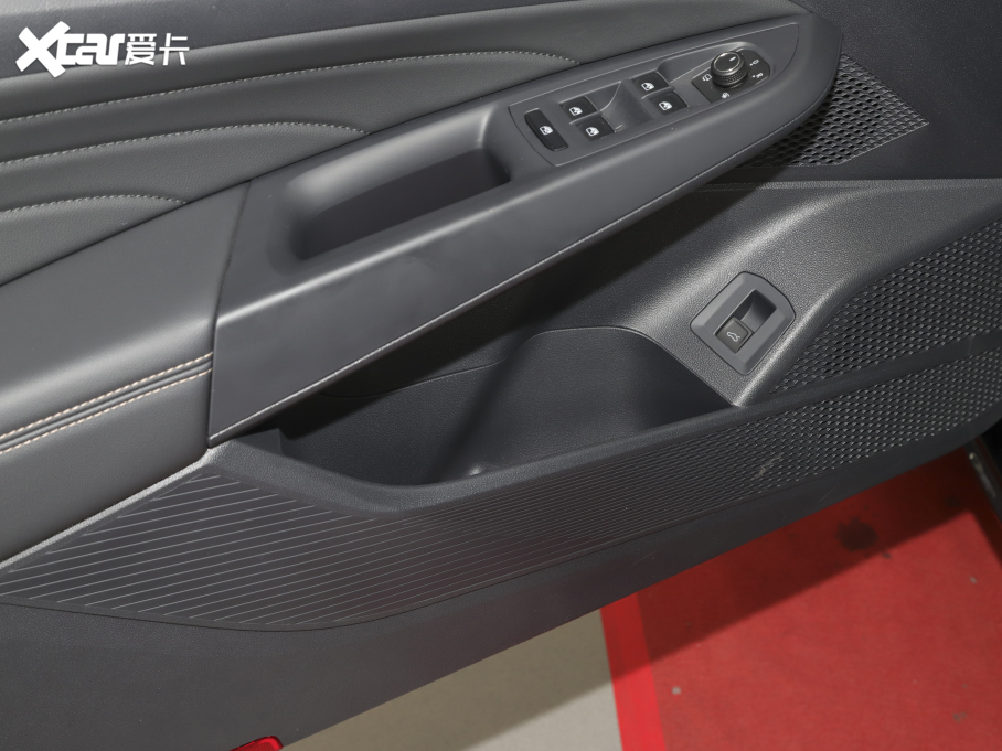 2020_ Ŀ 330TSI F VI