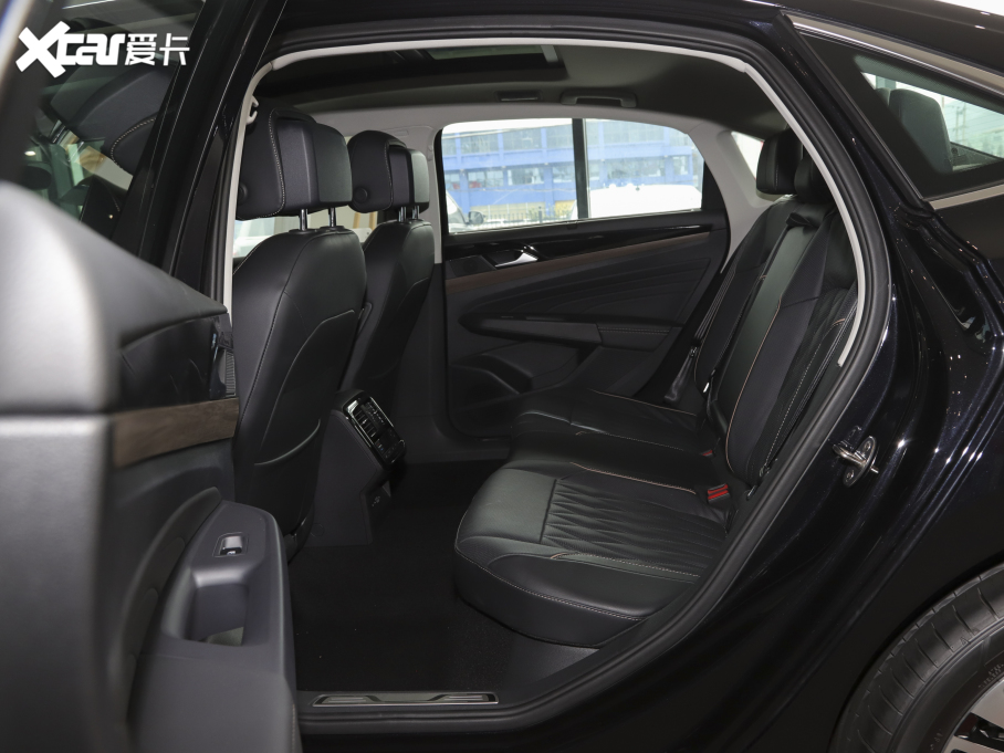 2020_ Ŀ 330TSI F VI