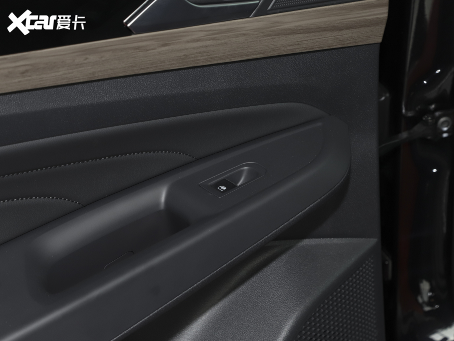 2020_ Ŀ 330TSI F VI