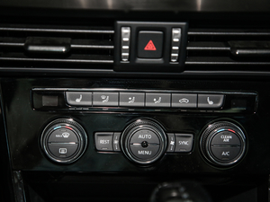 2020330TSI Ӣ VI п؅^