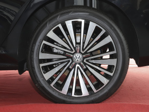 2020Ŀ 330TSI F VI ^