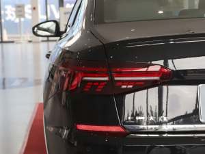 2020Ŀ 330TSI F VI ^