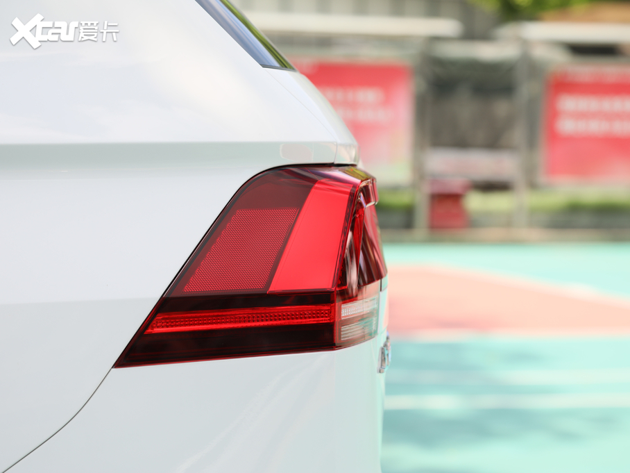 2020;^LԴ 430 PHEV Ş